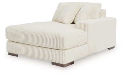 Lindyn Sectional with Chaise - Furniture 4 Less (Jacksonville, NC)