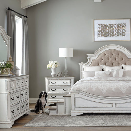 Magnolia Manor Pet Steps in Antique White - Furniture 4 Less (Jacksonville, NC)