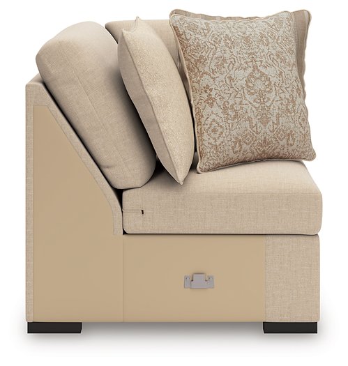 LadyMae Sectional with Chaise - Furniture 4 Less (Jacksonville, NC)