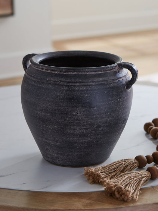Meadie Vase - Furniture 4 Less (Jacksonville, NC)