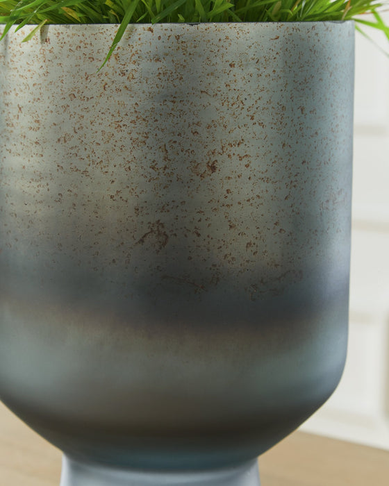 Pennmore Vase - Furniture 4 Less (Jacksonville, NC)