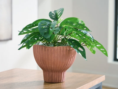 Orban Vase - Furniture 4 Less (Jacksonville, NC)