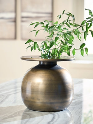 Fedorleigh Vase - Furniture 4 Less (Jacksonville, NC)