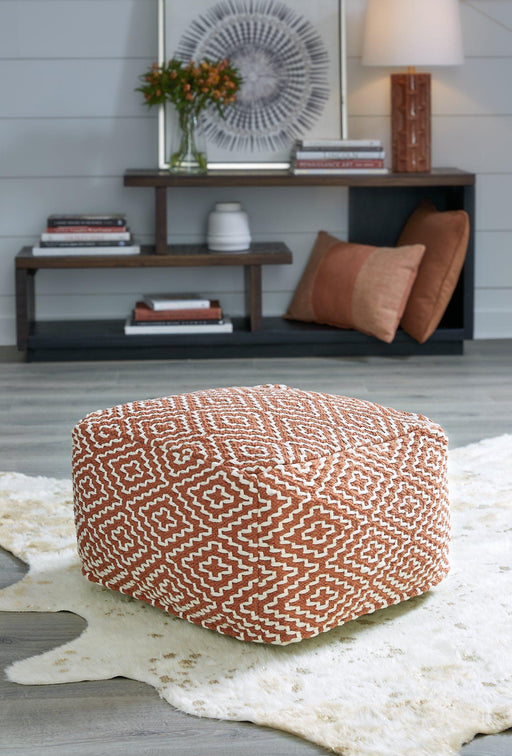 Brynnsen Pouf - Furniture 4 Less (Jacksonville, NC)