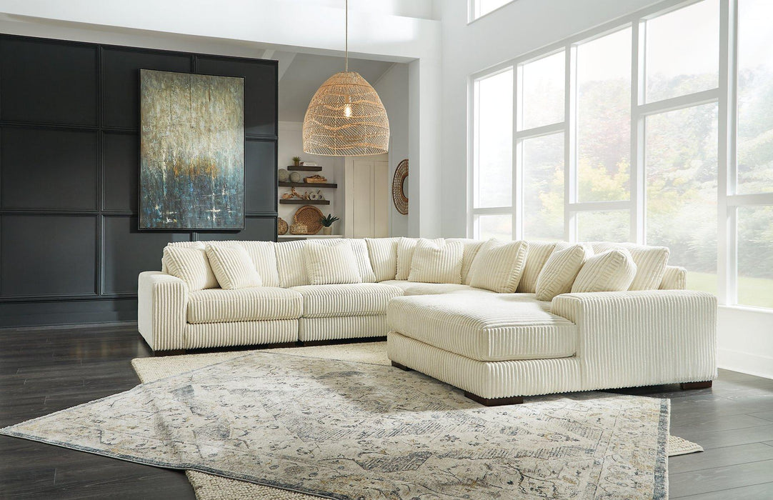 Lindyn Sectional with Chaise - Furniture 4 Less (Jacksonville, NC)