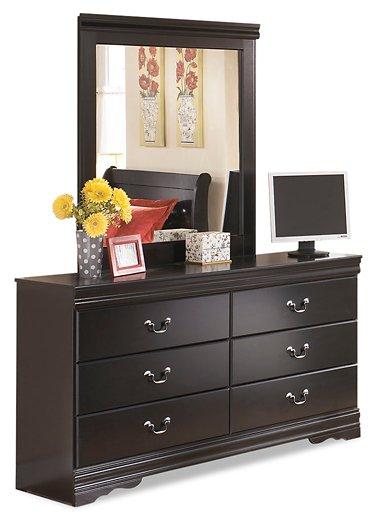 Huey Vineyard Dresser and Mirror - Furniture 4 Less (Jacksonville, NC)