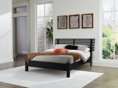Danziar Queen Slat Bed - Furniture 4 Less (Jacksonville, NC)