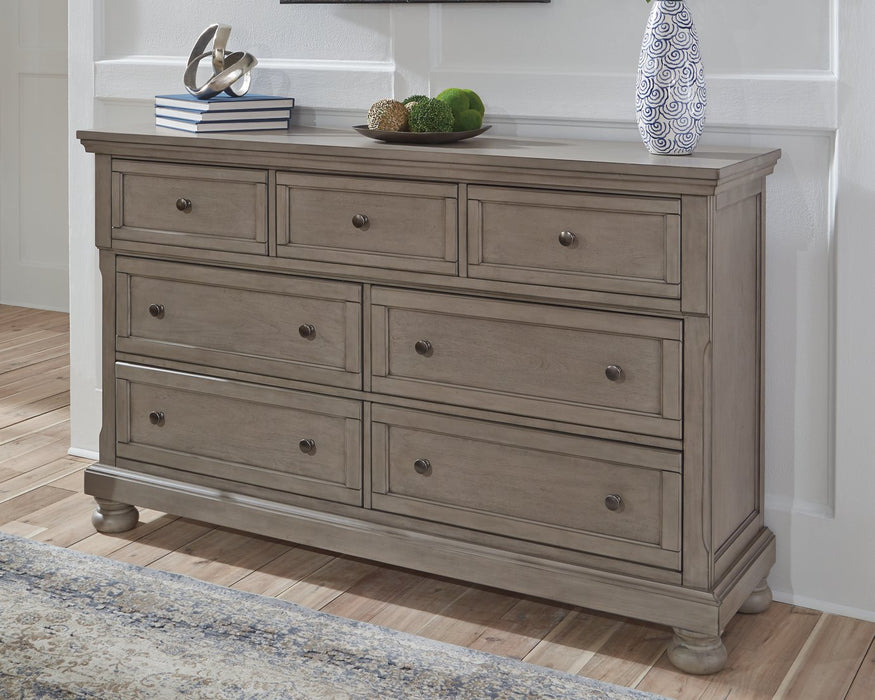 Lettner Dresser and Mirror - Furniture 4 Less (Jacksonville, NC)