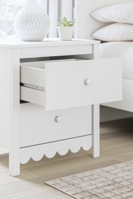 Hallityn Nightstand - Furniture 4 Less (Jacksonville, NC)