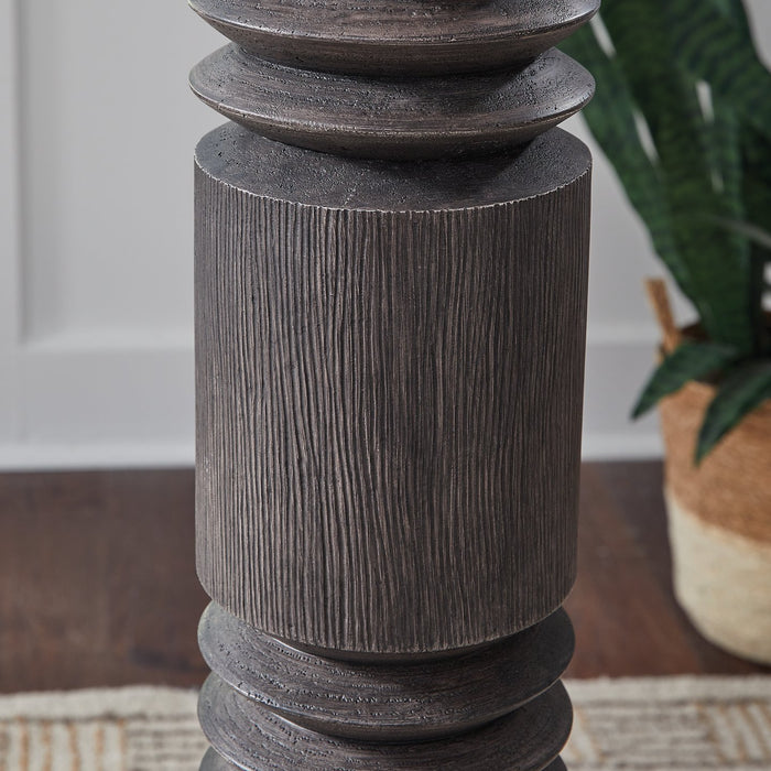 Fainwell Floor Lamp - Furniture 4 Less (Jacksonville, NC)