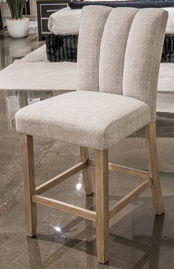 Larawyn Counter Height Barstool - Furniture 4 Less (Jacksonville, NC)