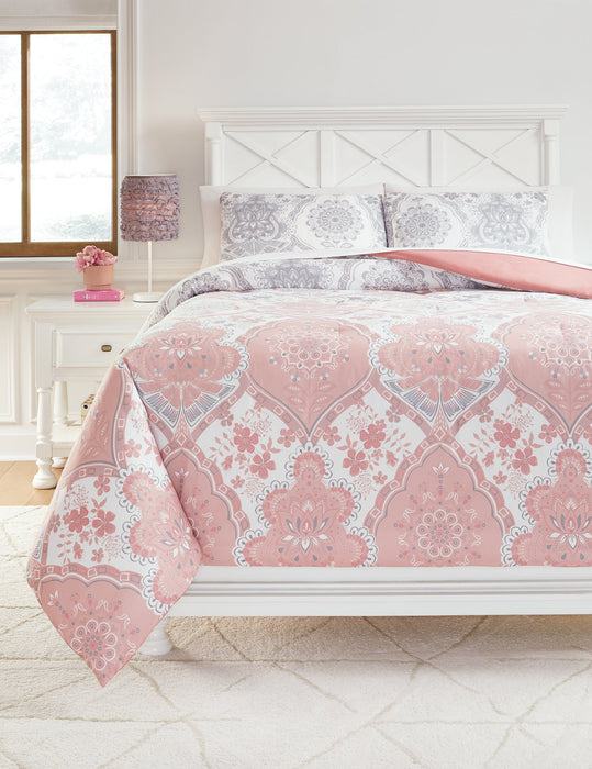 Avaleigh Comforter Set