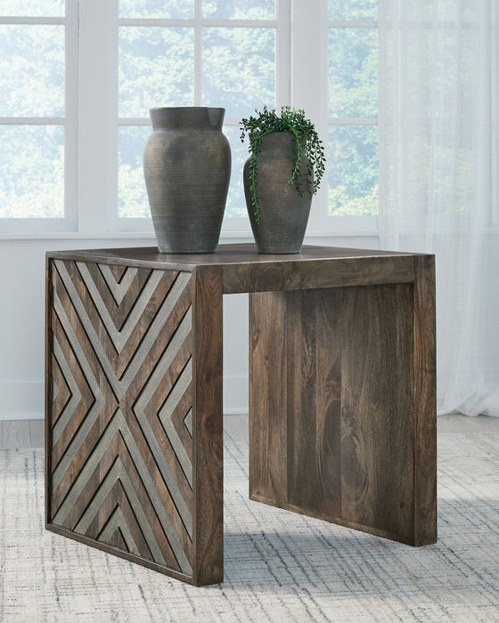 Dreggan End Table - Furniture 4 Less (Jacksonville, NC)