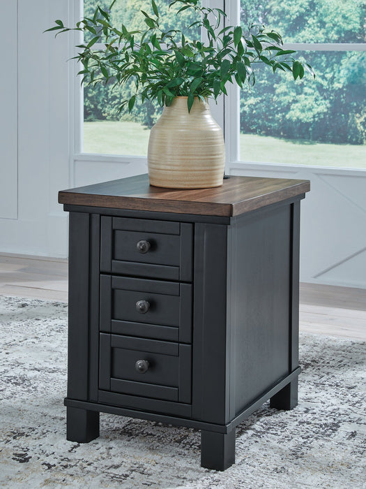 Wildenauer Chairside End Table - Furniture 4 Less (Jacksonville, NC)
